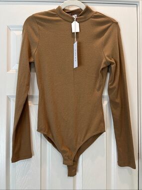 Gilli Ribbed Mock Neck Bodysuit - Tan